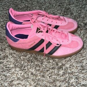 Pink/Purple Women’s Adidas Gazelle Sneaker